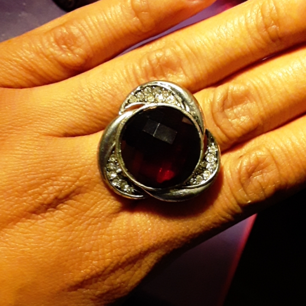 Ring - Picture 2 of 3
